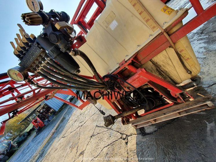 42154075_1637679089_569